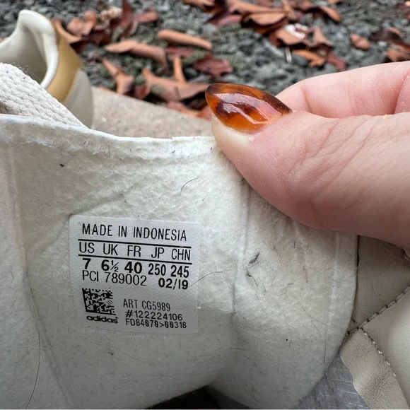 Adidas ROM Cream and Gold Sneakers sz 7 - Picture 5 of 5